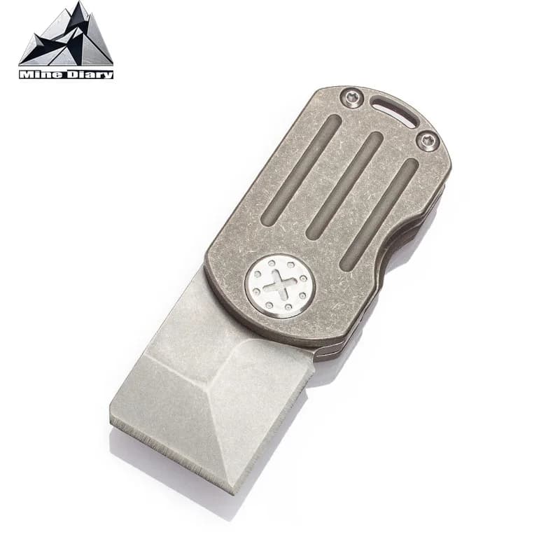 Coltello pieghevole in lega di titanio EDC con punta delle dita Coltello multiuso portatile EDC Portachiavi Giocattoli agitati da campeggio all'aperto