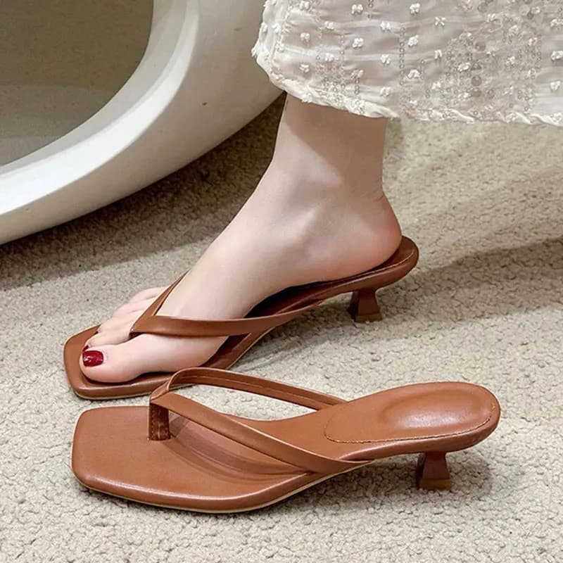 Sandali Estivi da Donna con Clip sulle Dita, Ciabatte Comode con Tacco Basso, Ciabatte Casual Monocolore, Sandali Moda Donna in Pelle con Zeppa, Infradito