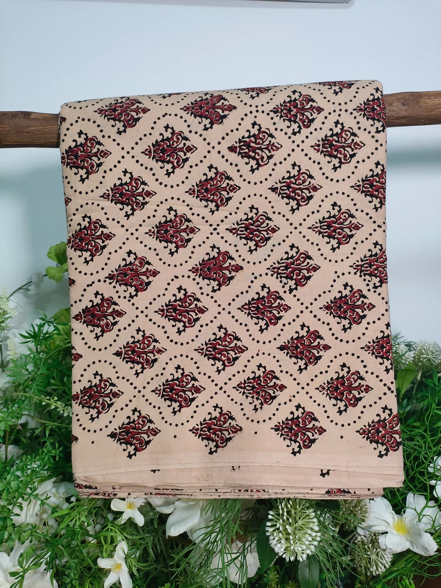 Tessuto di cotone ecologico indiano Bugra vintage con stampa a blocchi e tinture naturali pure per cucito