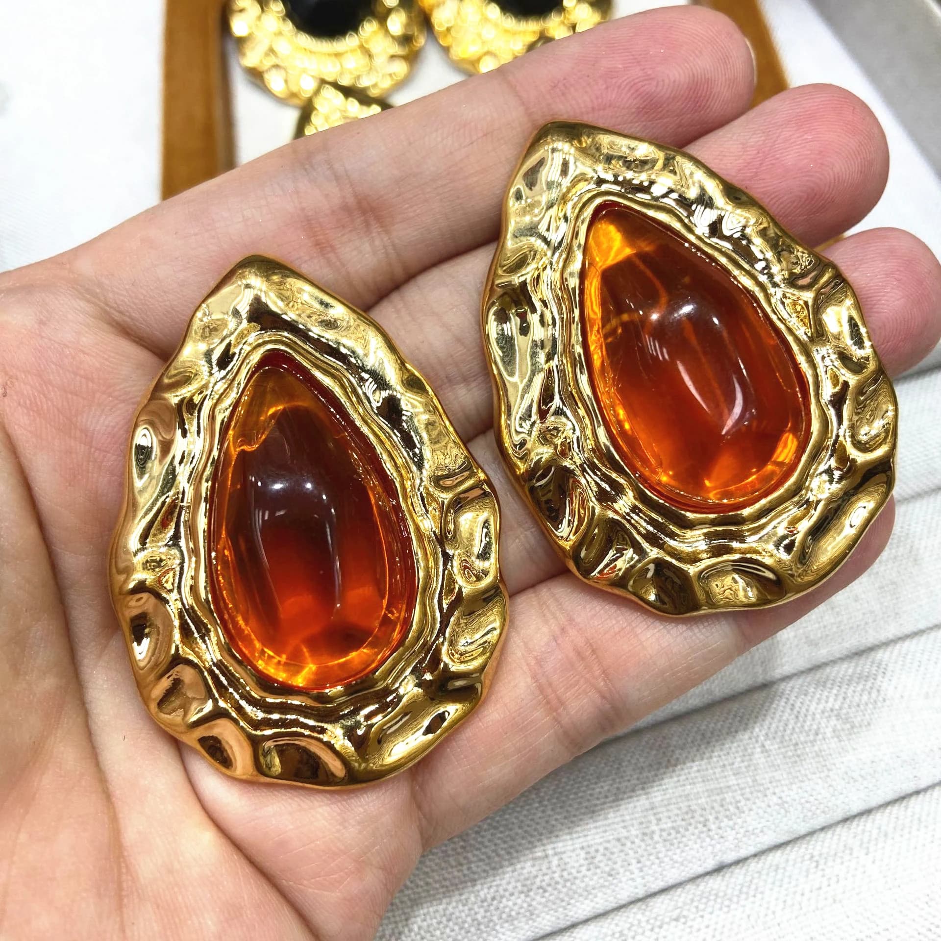 Orecchini grandi da donna dal design unico irregolare con goccia d'acqua vintage francese, adatti per feste e combinazioni di viaggi