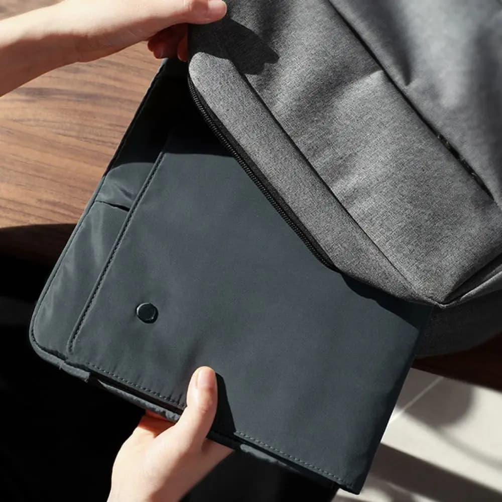 Custodia per Laptop 14/15 Pollici Impermeabile Antiurto con Copertura a Ribalta e Scomparti Multipli