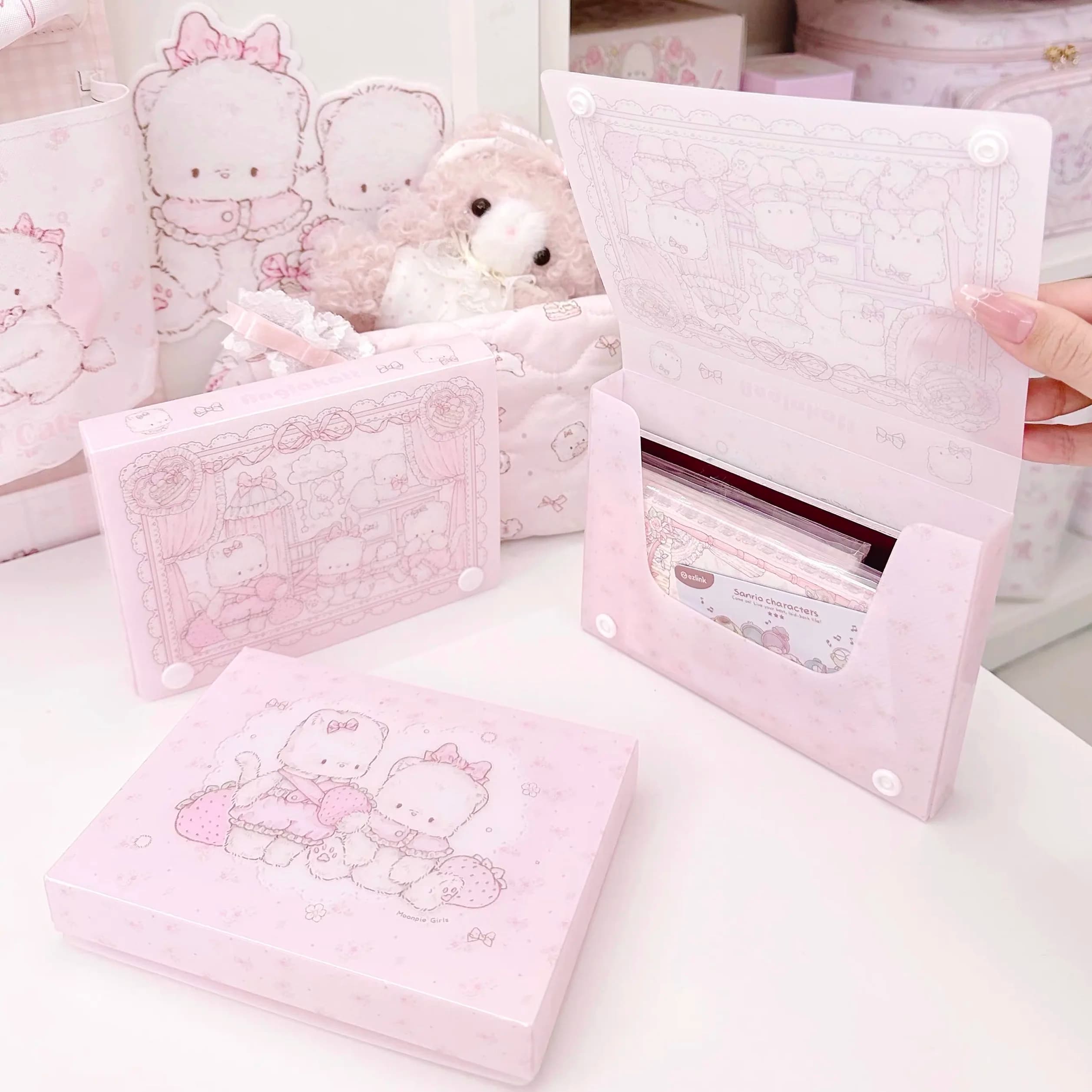 A6 Portable Document Box in Material PP Durable, Pink with Hinge, Transparent, Suitable for Daily Use in Offices and Schools