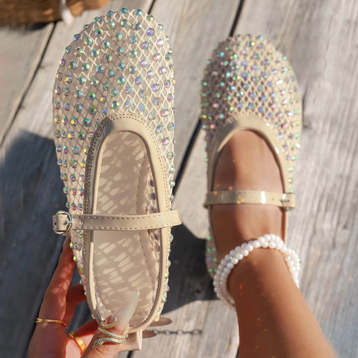 Women Flat Sandals Mesh Breathable Rhinestone Sandals Fashion Versatile Women Shoes Foreign Style Niche Belt Mary Jane Shoes