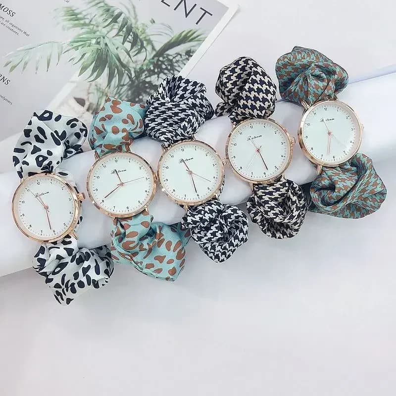 Moda donna sciarpa Band Party Casual Watch Luxury Women Ribbon Streamer orologio al quarzo Relogio Feminino Montre Femme