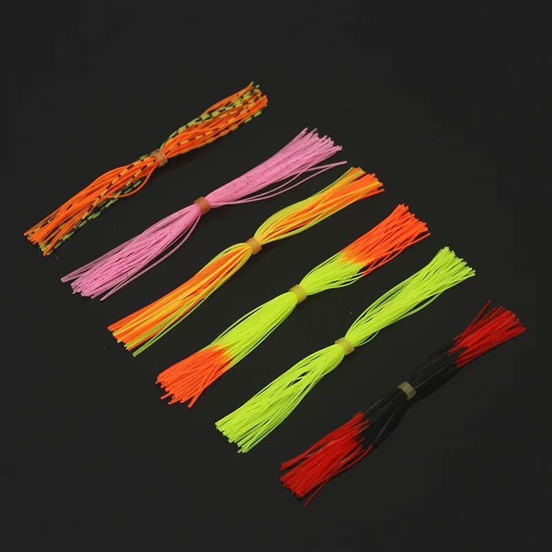 Set di 6 Accessori da Pesca in Silicone, Gonne in Silicone Effetto Alghe, Esche Bio-Mimetiche con Fili in Silicone