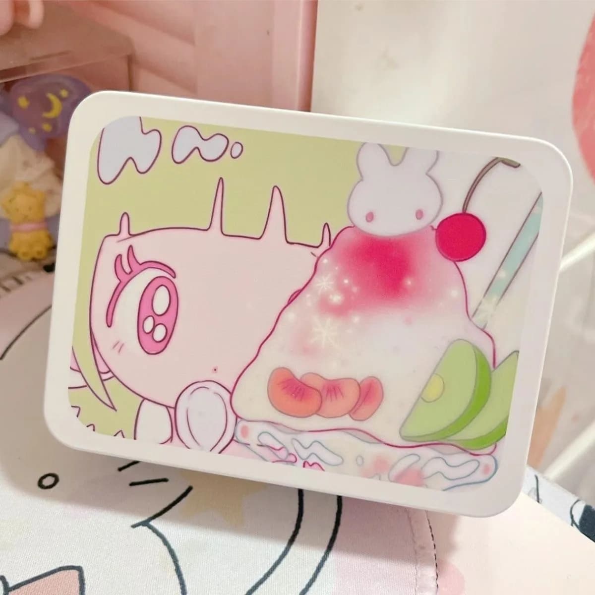 Simpatico cartone animato Frullato Ragazza Stampato Scatola di latta Organizzatore da tavolo Coreano KPOP Porta carte da 3 pollici INS Adesivo Clip per capelli Scatola di raccolta