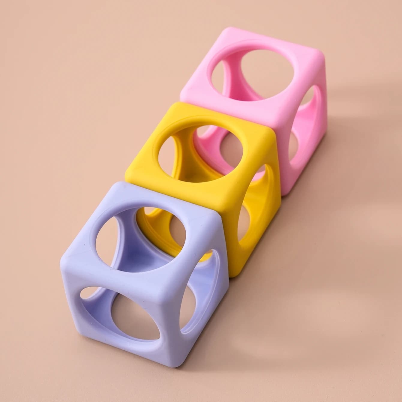 Colore Bambini 1PCS Silicone Massaggiagengive Giocattolo Da Masticare BPA Libero Sicuro Dentizione Sollievo Per Neonati Per I Più Piccoli Molare Succhietto Infermieristica Senso