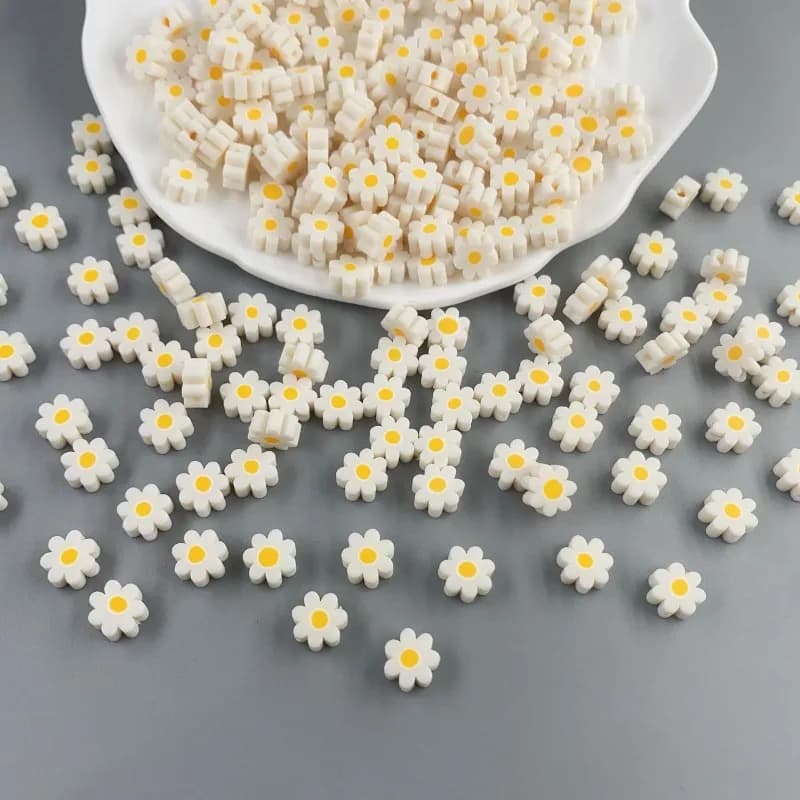 100 Pezzi Perline a Forma di Margherita Fatte a Mano, Piccole Perline Piatte a Fiore per Bracciali, Collane, Orecchini, Creazione di Gioielli Fai-da-Te