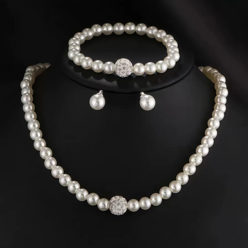 Set di Gioielli 3 Pezzi con Perle Imitazione, Collana Fireball, Bracciale e Orecchini a Perno, Colore Argento con Cristalli, Elegante Regalo di Gioielleria da Sposa