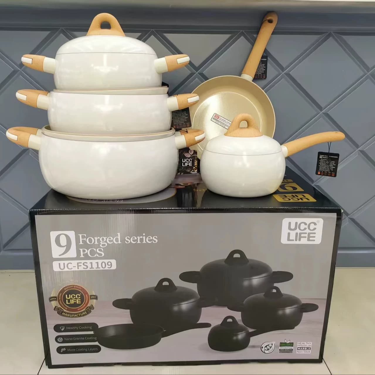 Fast Heating 9 Piece Forged Cookware Set 24cm Fry Pan Non-stick Daily Use Multi-size Pots and Pans Set China Factory Wholesale
