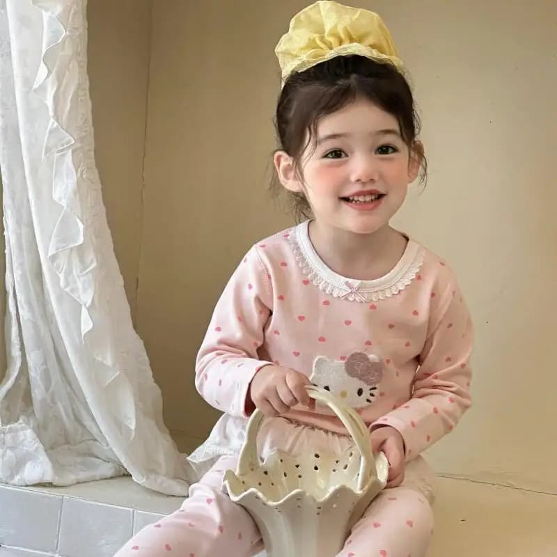 Sanrio Kuromi Set di pigiami in cotone per ragazze Hello Kitty Kids Cartoon Kawaii Abbigliamento per il tempo libero Quattro stagioni Abbigliamento per la famiglia Intimo Nuovo