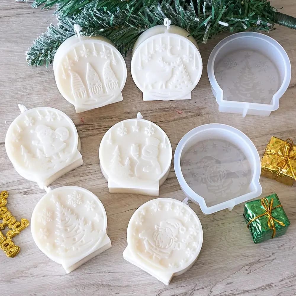 Stampi per candele natalizie in silicone fatti a mano Babbo Natale Alce Pupazzo di neve Ornamento per candele Stampo in rilievo Palla di Natale Artigianato fai-da-te