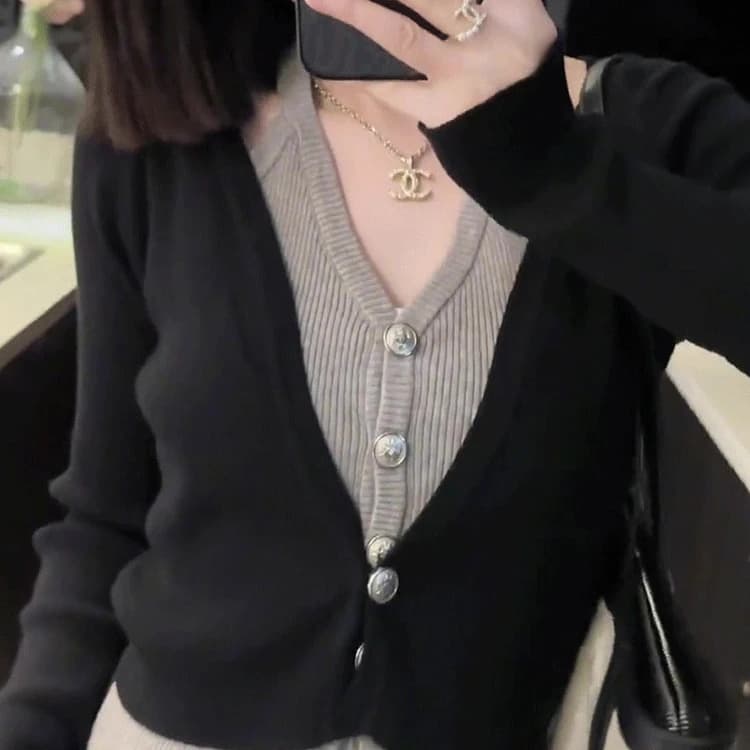 Women's sweaters with Floral Patterns: Flowers, Petals, Stems, Leaves, Roots, Seeds, Pollines, Net, Honey, Juice, Resin, Fossilized Amber