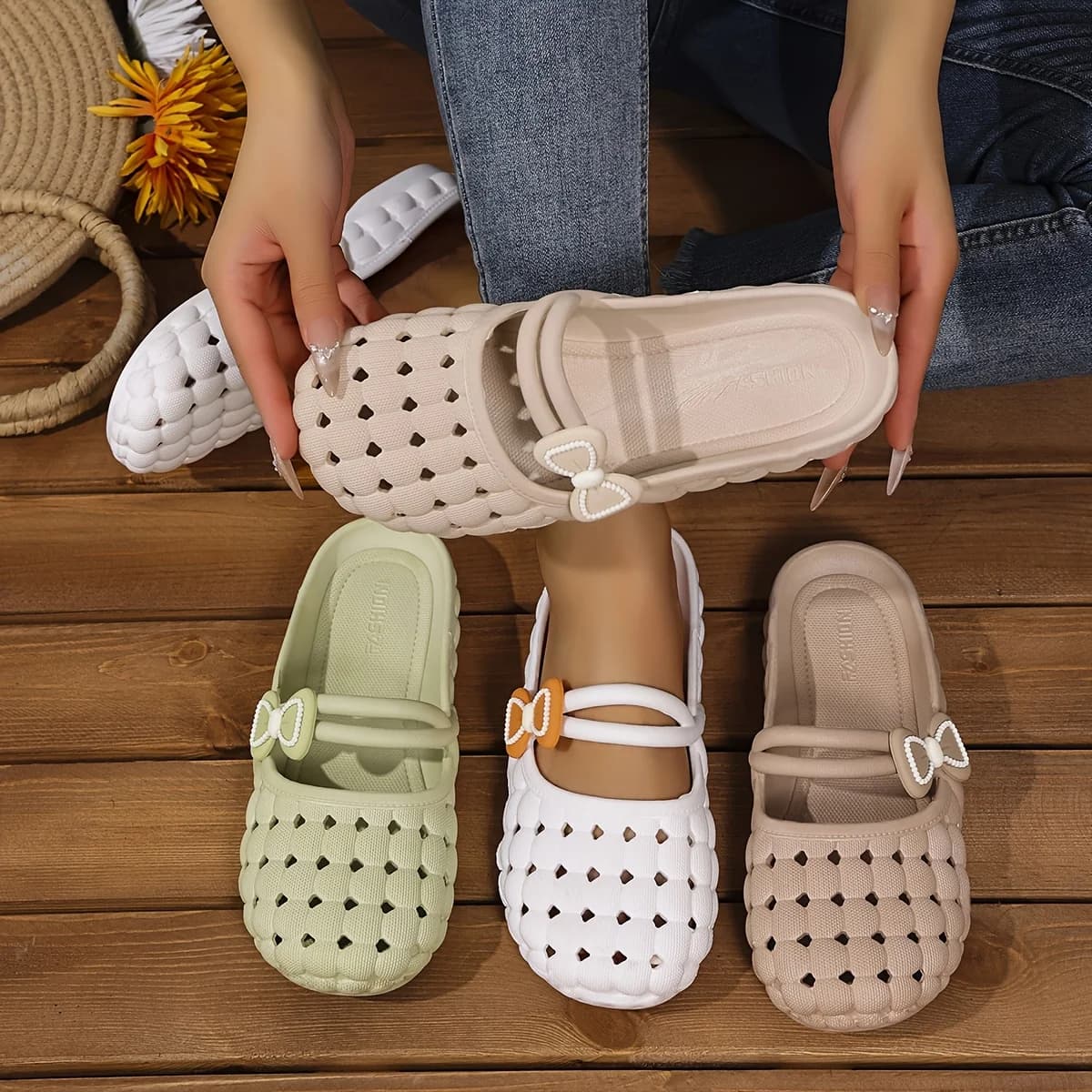 Women New Woven Slippers Bow Design Summer Breathable Soft Sole Sandals Lightweight Slip On Indoor Outdoor Beach Vacation shoes
