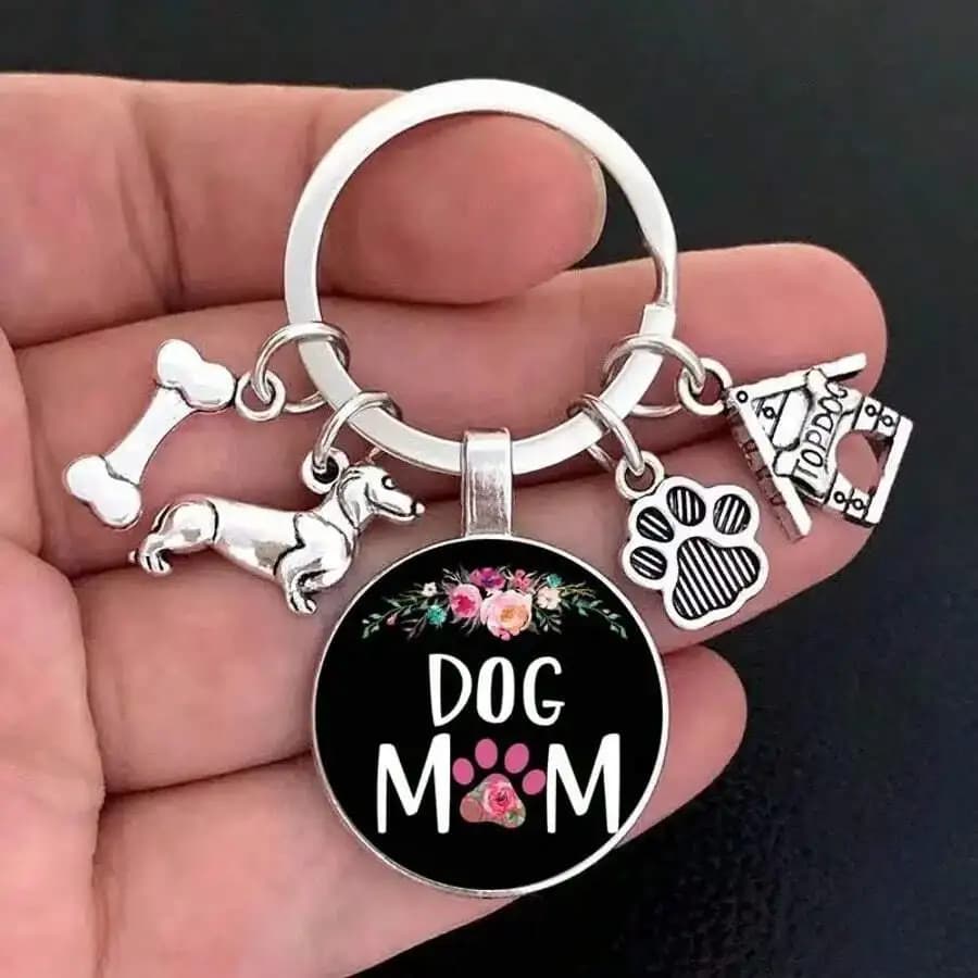 New Dog Mom Keychain – Cute Cartoon Dogbone & Doghouse Charm for Bags, Backpacks, Cars, Lanyards, ID Holders – Perfect Pet Lover