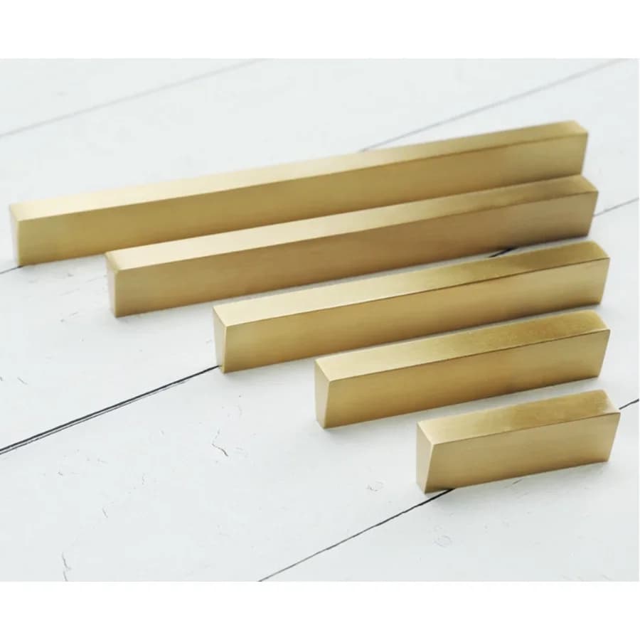 Maniglie per mobili dorate in ottone massiccio con distanza del foro da 32-288 mm Maniglie trapezoidali moderne e semplici per armadi e cassetti