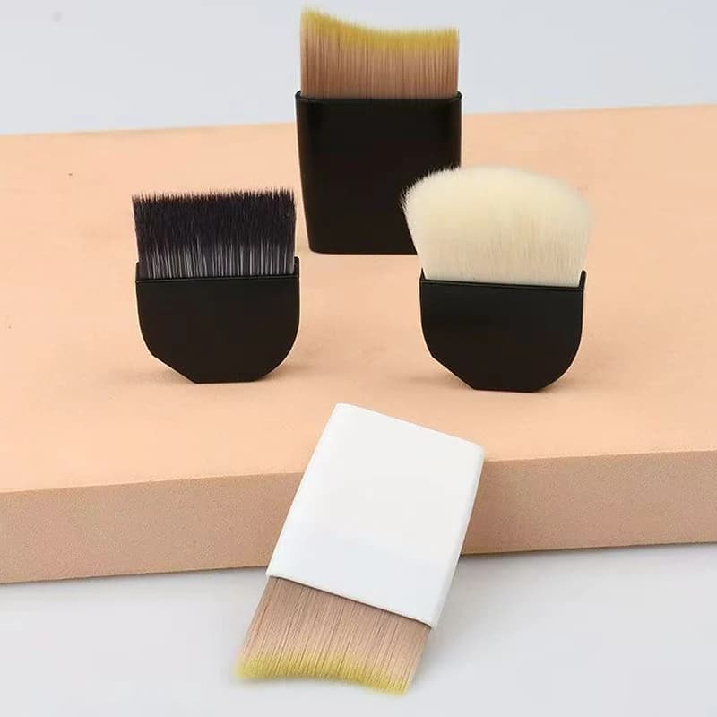 New Ultra-Slim Half-Lune Shape Brush, Mask Brush with Short Sleeve and Soft Seeds, Professional Beauty Tool