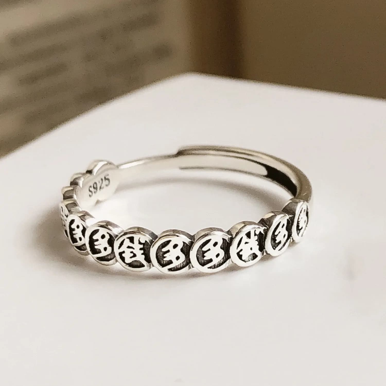 Anello da donna con gatto fortunato che attira denaro in argento sterling S925, design di nicchia, alla moda, lusso leggero, squisito, personalizzato, stile aperto, stile minimalista