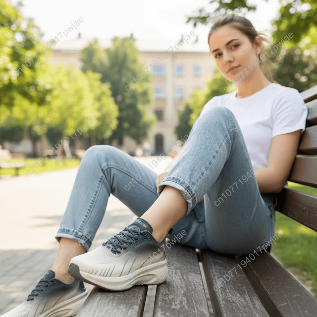 [Sneakers] Stylish Low-Top Outdoor Running Shoes with a Wide Fit, Featuring Soft Cushioning And a Comfortable Rebound Feel, Perf
