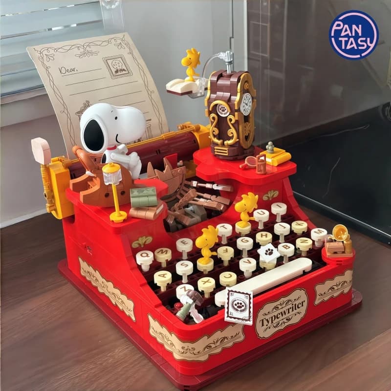 Nuova macchina da scrivere retrò Snoopy Building Block Collezione di modelli Ornamento Assemblaggio Puzzle di cartoni animati Giocattolo per bambini Regalo di Natale