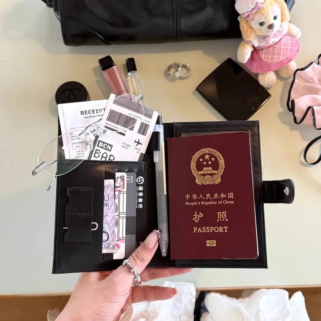 Porta Passaporto Coreano Semplice da Viaggio in Metallo, Portafoglio per Documenti e Carte, Ideale per Viaggi e Tour all'Aperto