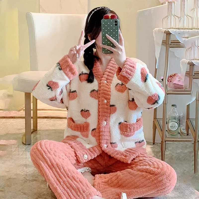 Pigiama da donna in flanella calda imbottita e ispessita Pigiama invernale da notte color pesca Homewear Set da due pezzi in velluto corallo da notte