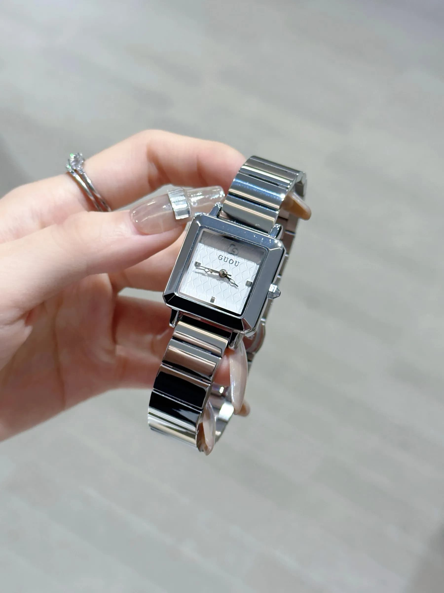 New Women's Minimalist Square Watch, Luxurious and Unique Design, New Model 2026, High Range Women's Watch with Stainless Steel Strap.