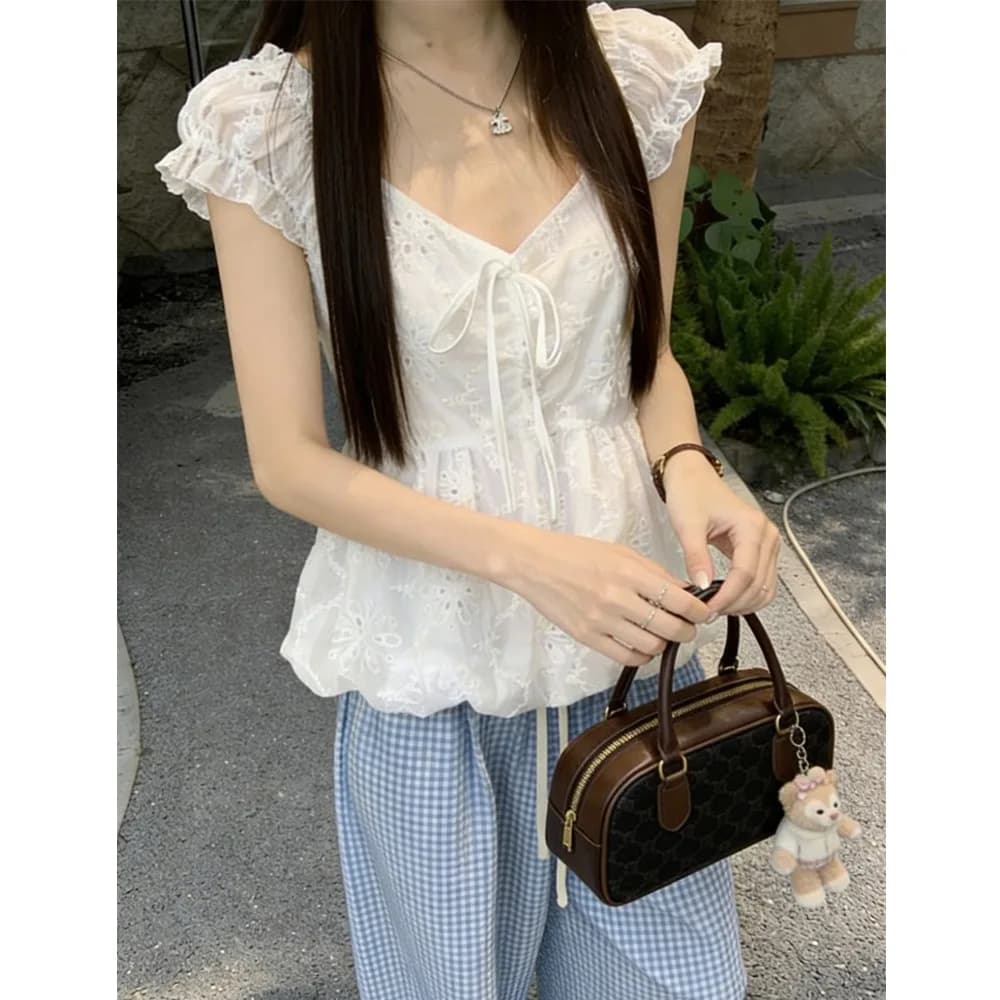 Elegante Camicia Ricamata con Nodo da Donna, Top Corto Estivo con Scollo a V e Vita Annodata, Modello Bambola, alla Moda