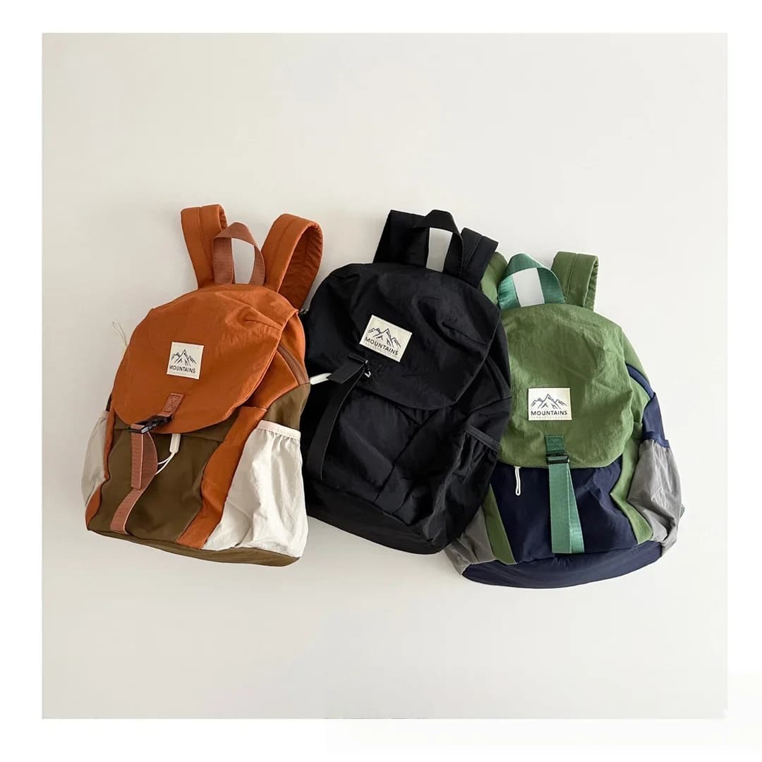 Zaino leggero per bambini Tessuto ad asciugatura rapida Elegante borsa con patta alla moda a blocchi di colore per escursioni all'aperto primaverili autunnali