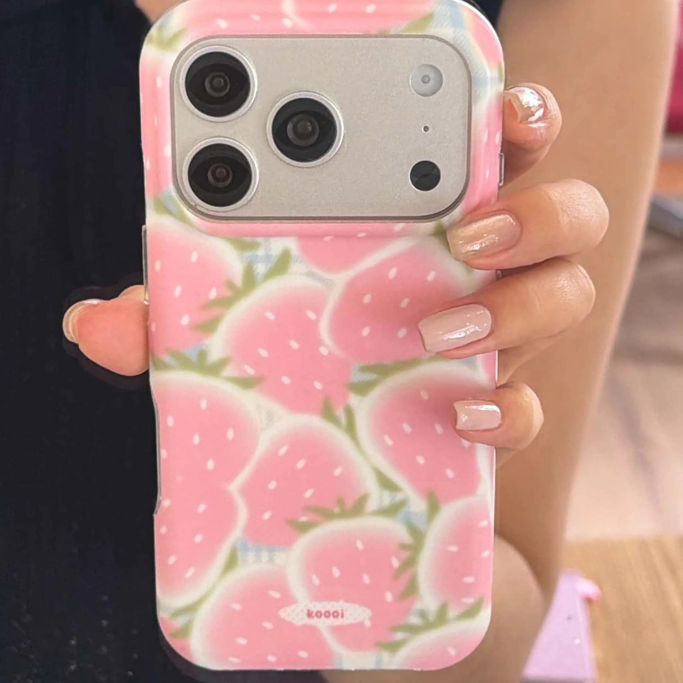 Cover per iPhone 14 15 16 Pro Max 13 17 Pro Max con stampa di fragole rosa, custodia a forma di frutta in stile cartone animato.