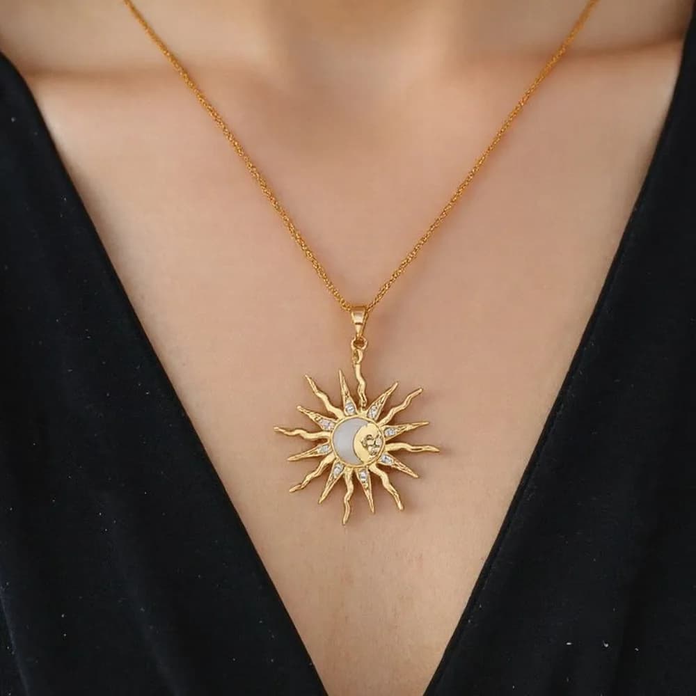 Collana con Ciondolo a Forma di Sole, Luna e Stelle in Oro con Micro-incastonatura di Zirconi, Gioiello Alla Moda per Donne