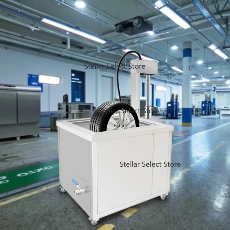 Macchina di pulizia automatica per sistema robotico di pannelli solari con programmazione automatizzata e telecomando