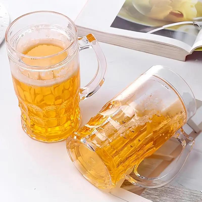 Tazza di birra finta divertente da 450 ml Tazza di birra realistica con manici Giocattoli ingannevoli Modello di birra creativo Scherzo giocattolo per le vacanze di barbecue di festa