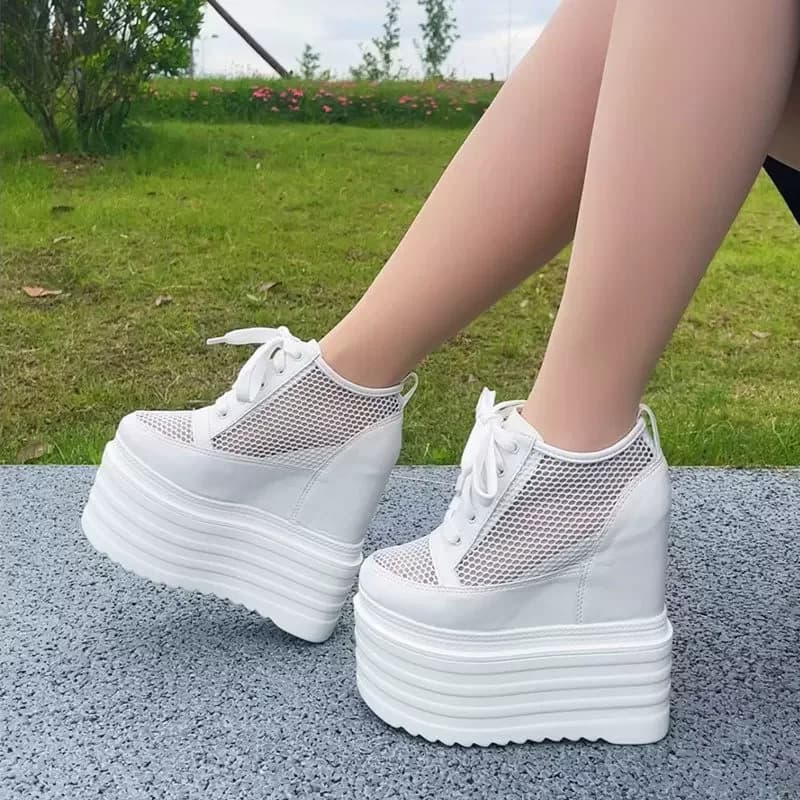 Scarpe da donna di marca di lusso in rete bianca con zeppa da 14 cm e scarpe da ginnastica con plateau e scarpe firmate da donna con plateau nascosto