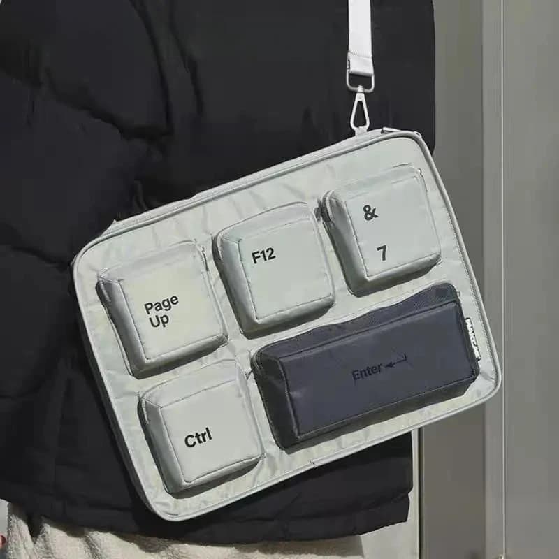 Borsa per laptop con design a tastiera gonfiabile Ins Custodia creativa unica per MacBook Pro 14 da 13 16 pollici Custodia per laptop a tracolla multifunzione