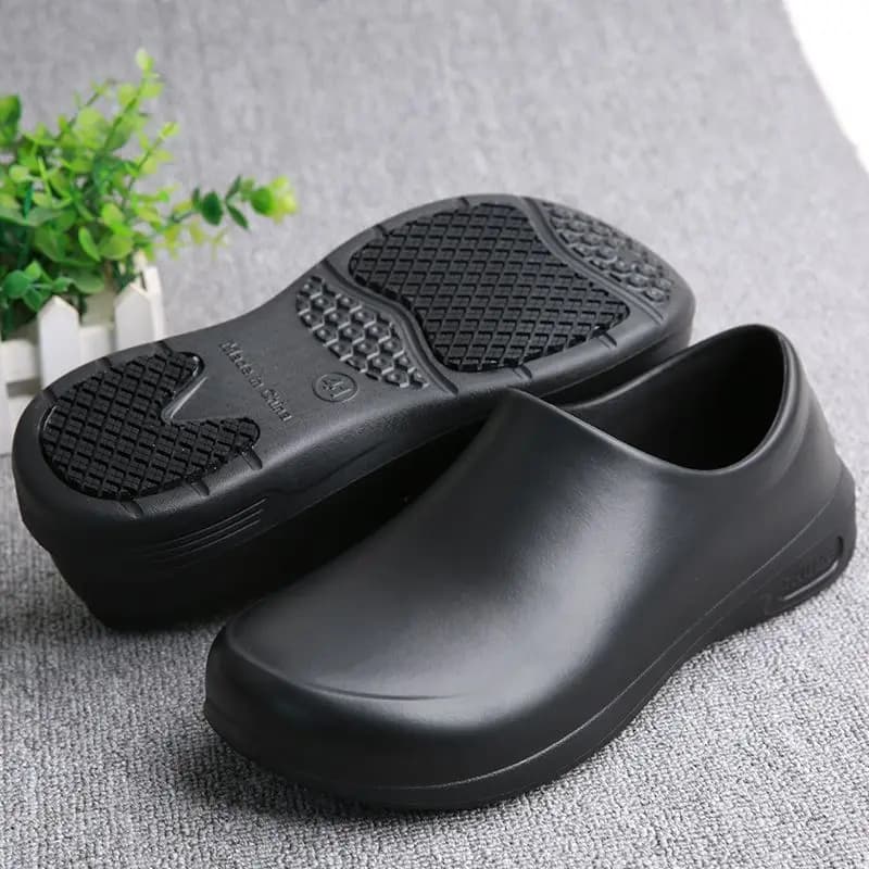 Men's and Women's Anti-slip Chef Shoes - Shoes Lightweight and Comfortable with Wood Sole, Upper in Eva + Rubber Sole Waterproof/Anti-slip - Work Shoes for All Seasons, Suitable for Kitchens, Hospitals, Restaurants, Beaches - Anti-slip Kitchen Shoes Easy to Clean, Specifications for Catering Service Staff