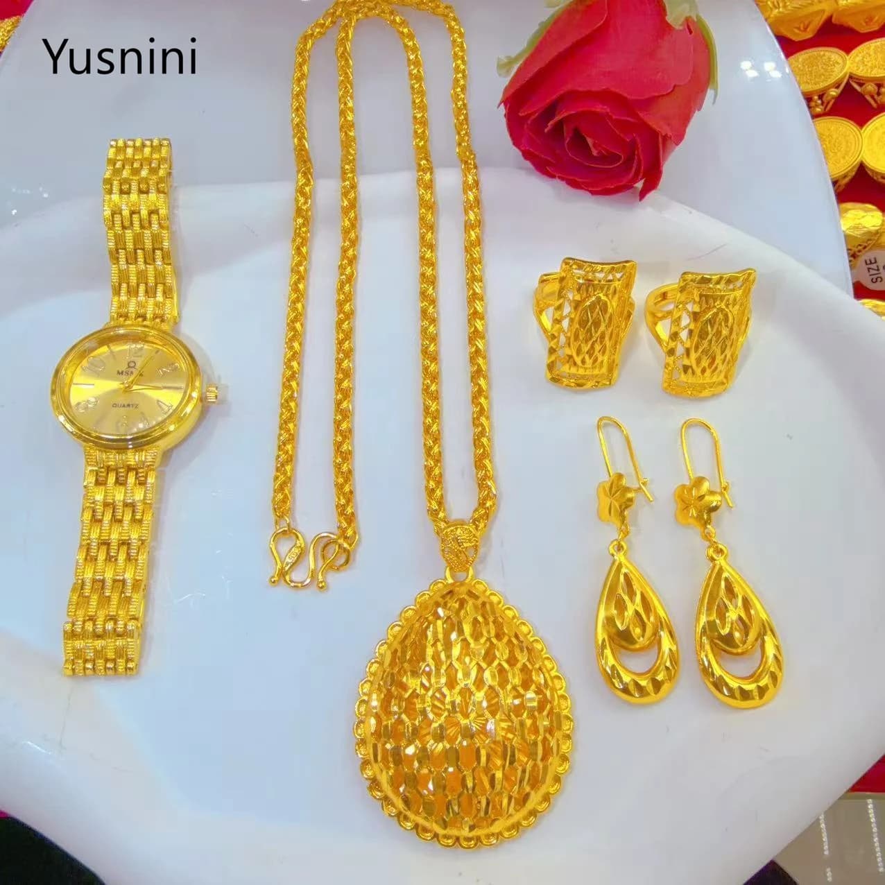 Nuovo set di gioielli di lusso placcati in oro 24K di Dubai Fashion, composto da collana, orecchini, anelli e bracciali, raffinato set di gioielli per fidanzamento e feste, per innamorati.
