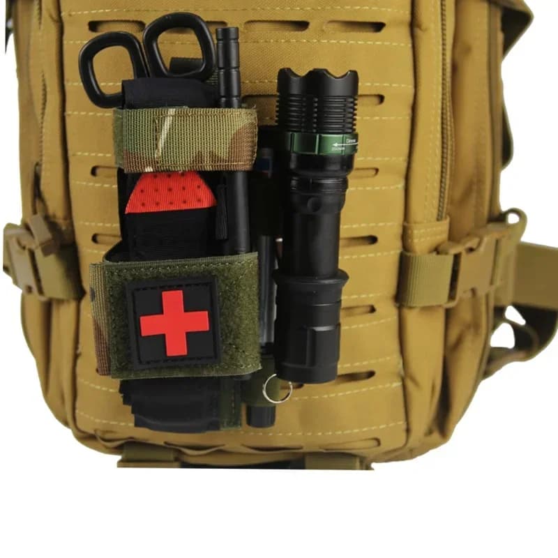 Kit di Pronto Soccorso con Tasca Molle, Borsa Medica Tattica con Cintura, Laccio Emostatico e Forbici per Emergenze, Caccia, Escursionismo, Attrezzatura da Campeggio