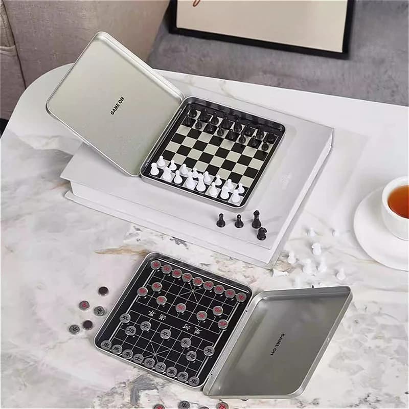 Mini Set di Scacchi Cinesi e Internazionali Magnetici, Scatola Metallica Pieghevole, Gioco da Tavolo Portatile, Gioco da Viaggio Intellettuale