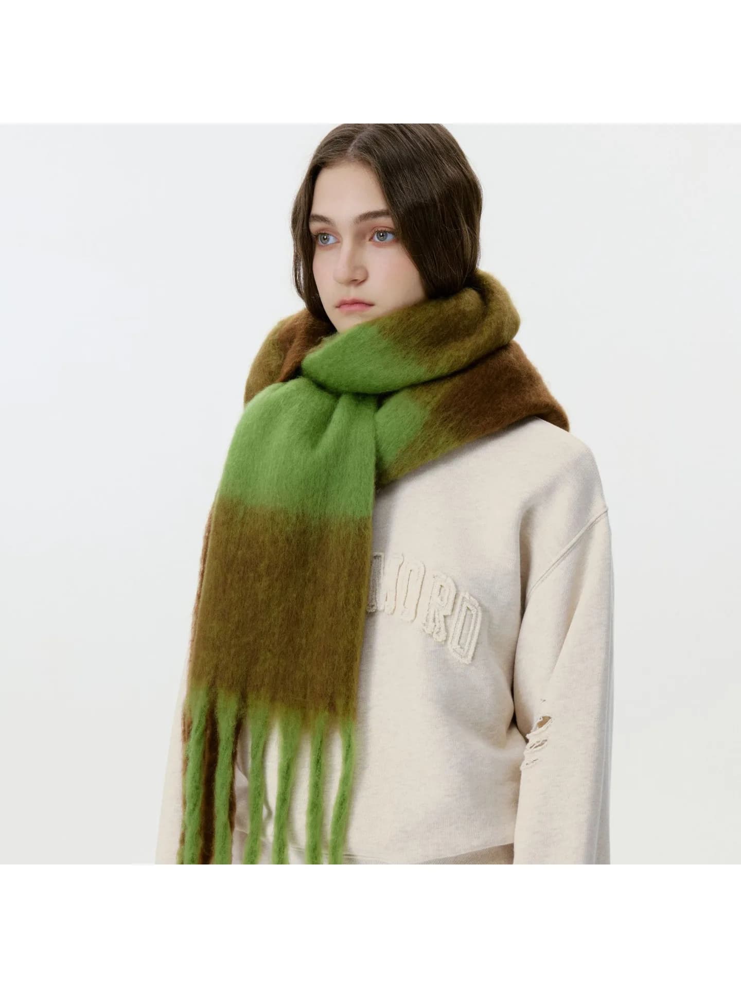 New solid-color imitation cashmere scarf for women in winter - soft neck warmer that goes well with any outfit