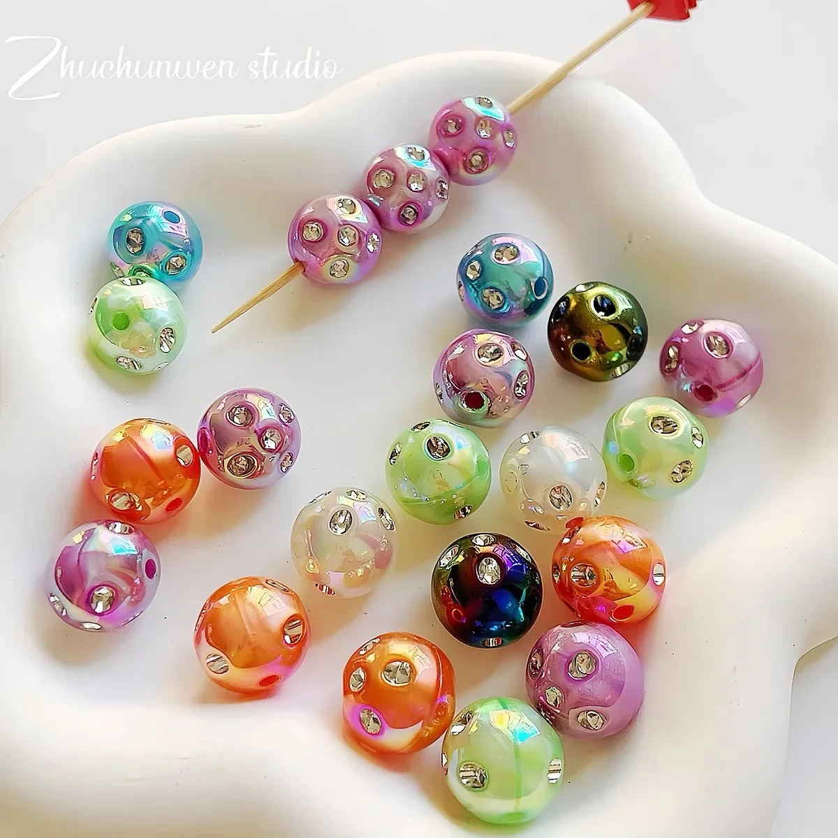 Colorful Round Beads in Acrylic UV Plated by 15mm CH05, Beads with Straight Hole for Make-up Necklaces, Bracelets and Phone Catelles