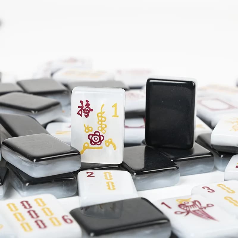 Set Mahjong Americano in Acrilico Nero e Argento, 144 Tessere Dipinte a Mano per Intrattenimento Casual a Casa e in Viaggio