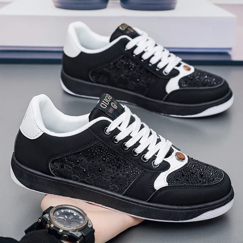 Men's Sneakers and Casual Shoes Light Comfortable Breathable Board Shoes for Man Fashion Leather Man's Shoes Zapatillas Hombre