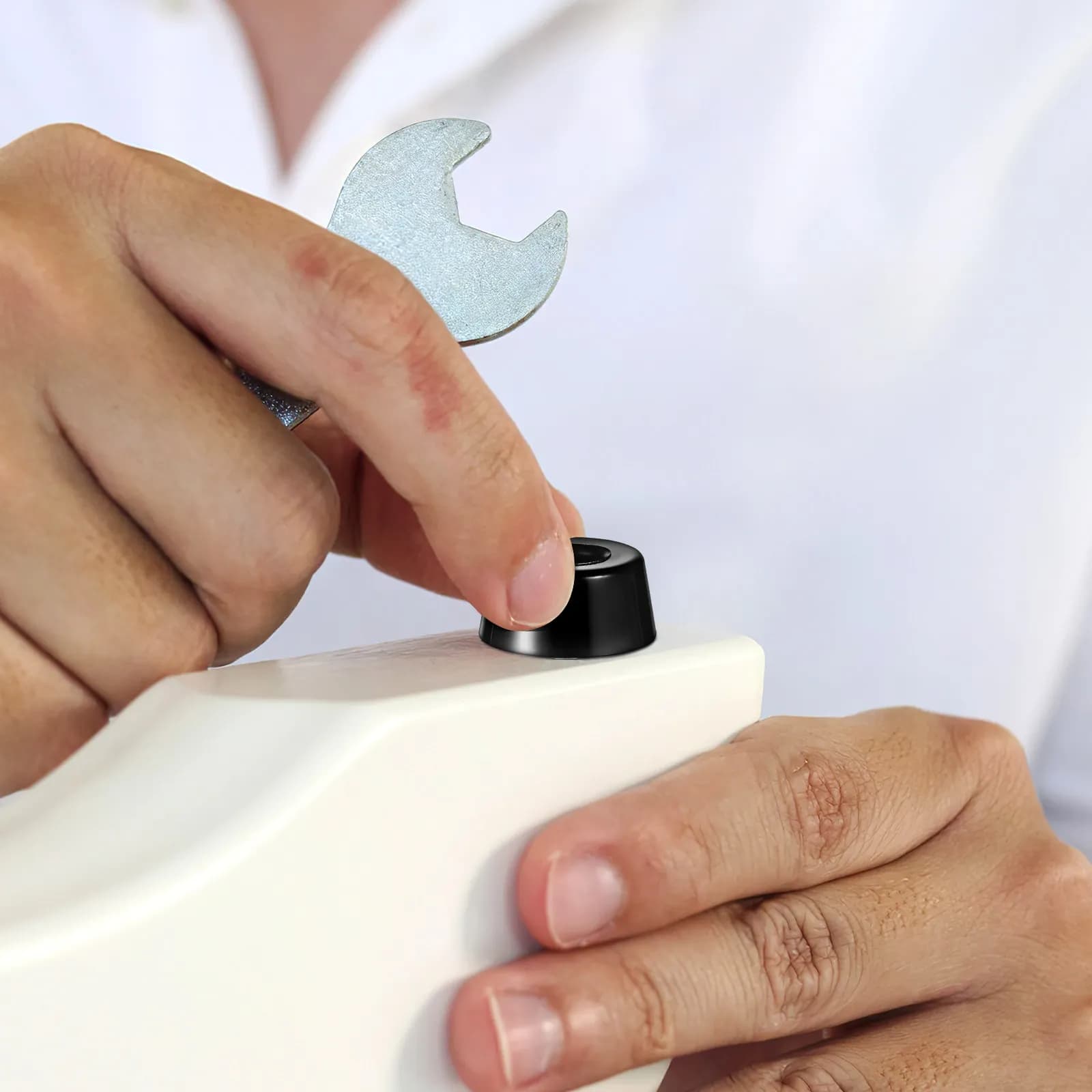 Piedini in gomma resistenti con viti in acciaio inossidabile, kit antiscivolo per protezione pavimenti e assorbimento urti per taglieri e mobili