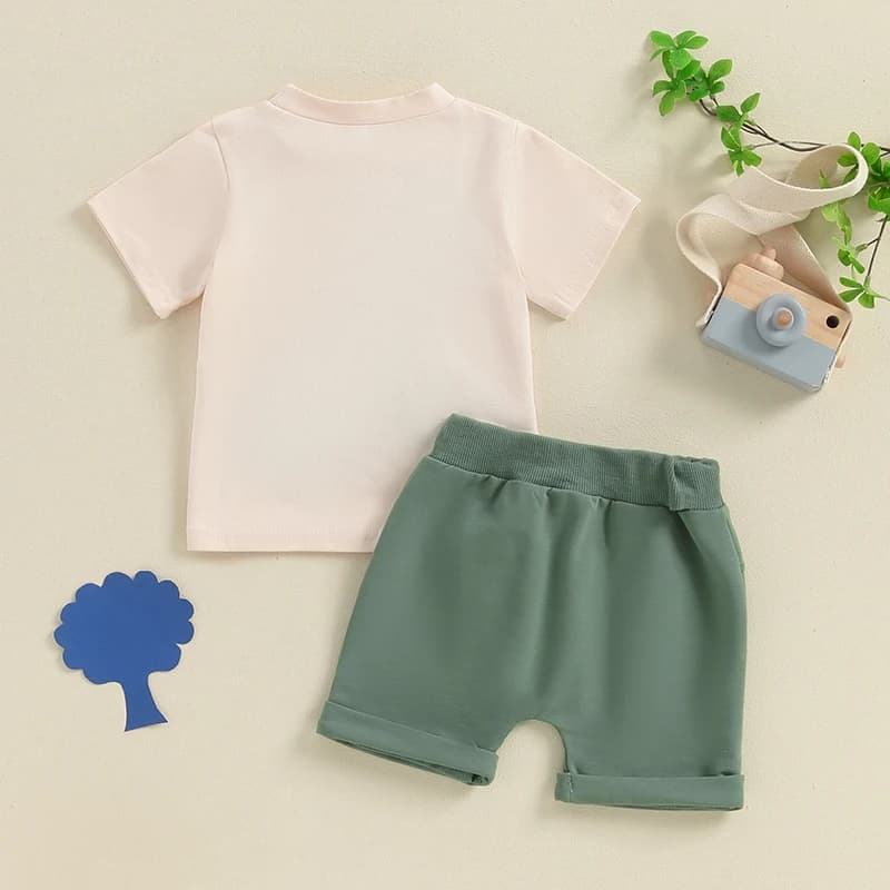 Completo da bambino in 2 pezzi, maglietta con stampa di orsi carini e pantaloncini elastici in vita abbinati per il tempo di gioco estivo
