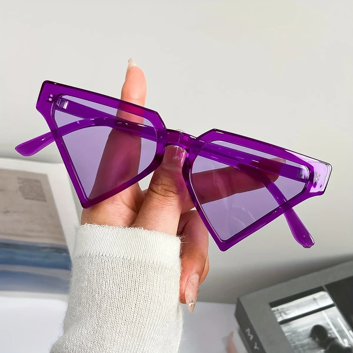 Nuovi occhiali hip-hop alla moda dal design irregolare, occhiali bicolore di alta gamma per uomo e donna, occhiali versatili di tendenza per tutti i giorni