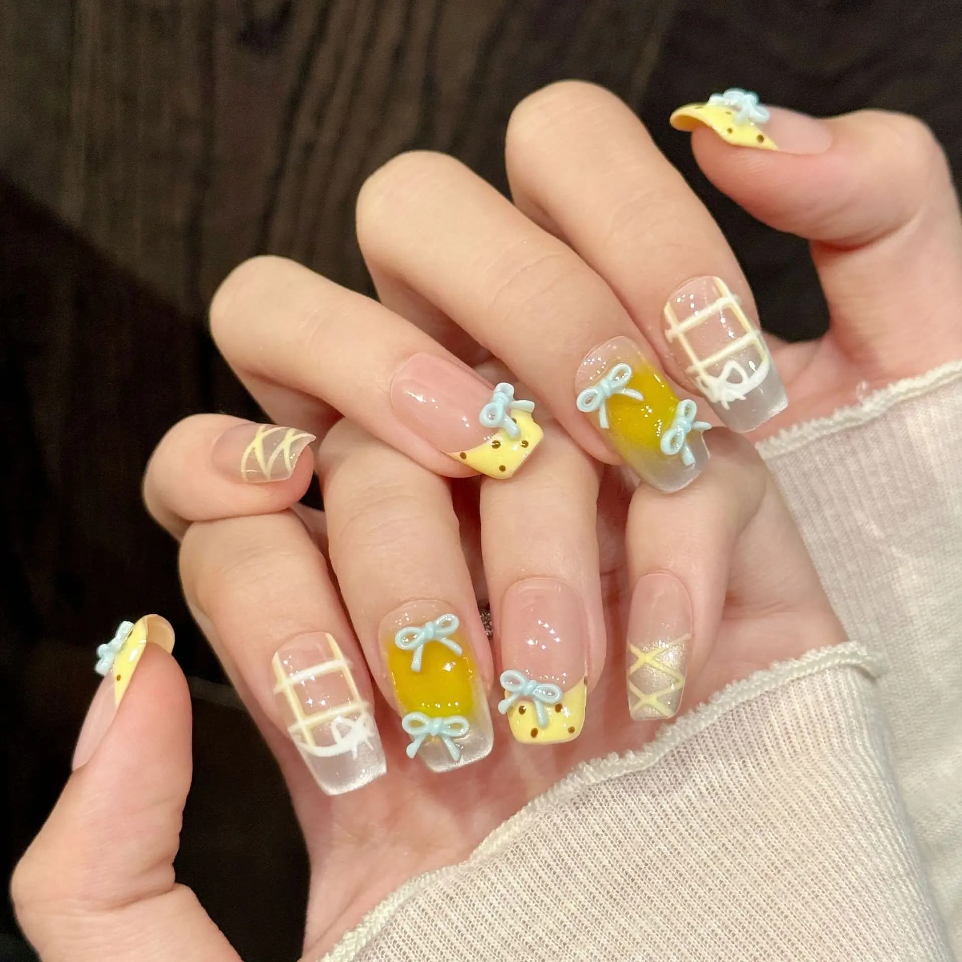 10 pieces handmade Kawaii cute gradient print on 3D nails arches Decor wearable yellow crystal French cat eye fake nails for women
