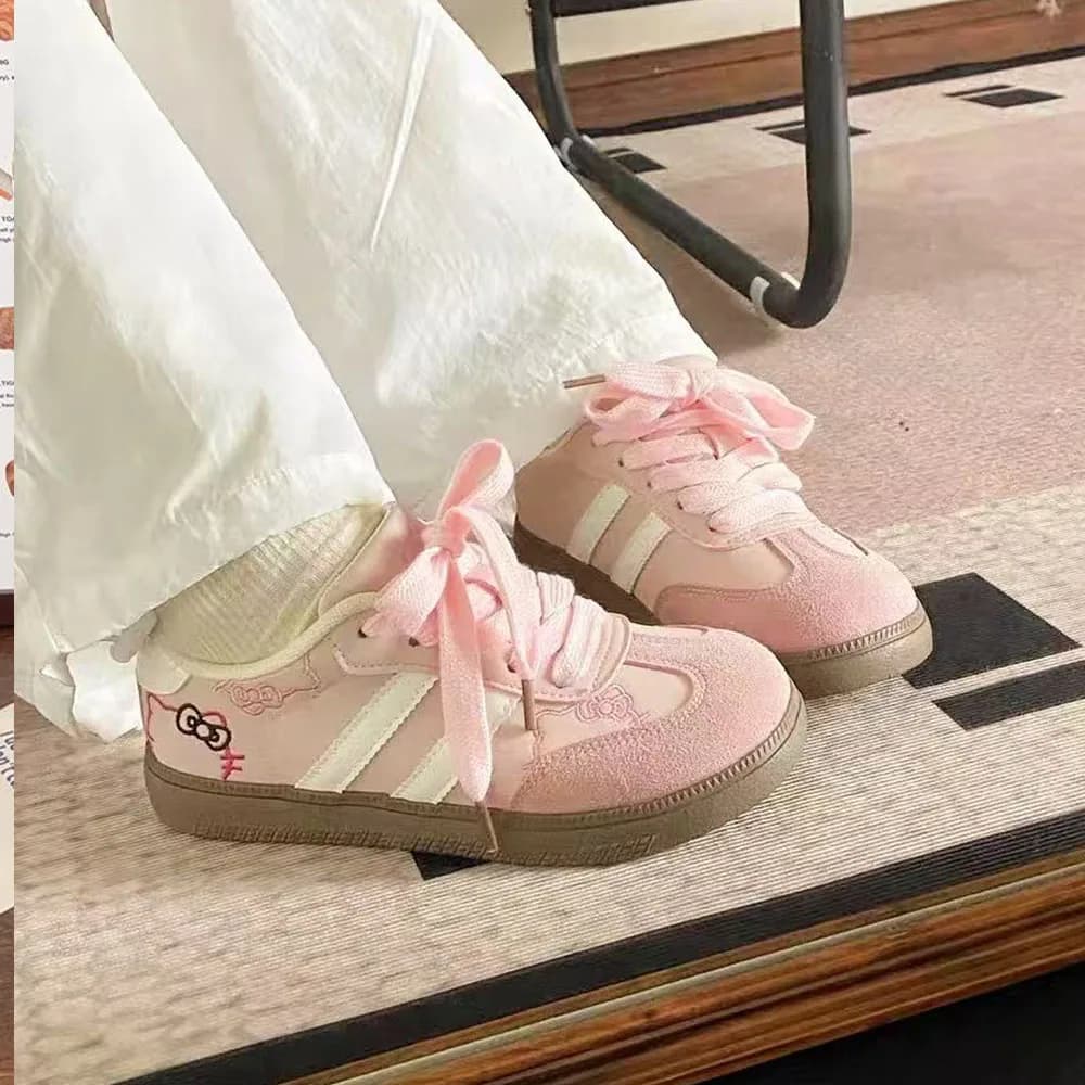 Hello Kitty Women's Casual Outdoor Lace Up Sneakers Spring and Autumn Korean Round Toe Sneakers Vulcanized Shoes Tenis De Mujer
