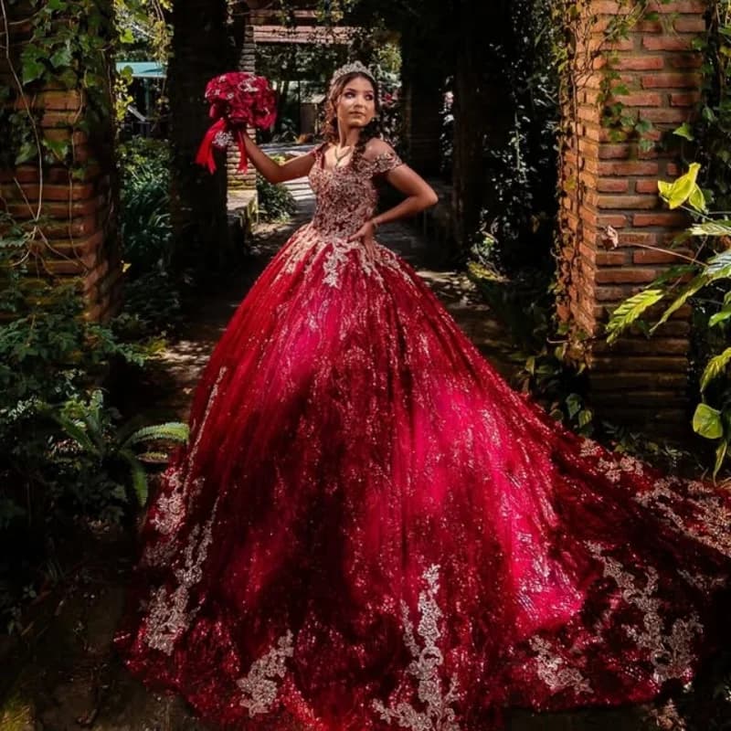 Abiti Quinceanera rossi lucidi personalizzati con spalle scoperte decalcomania di cristallo glitterato coda lunga Vestido 15 Quinceanera