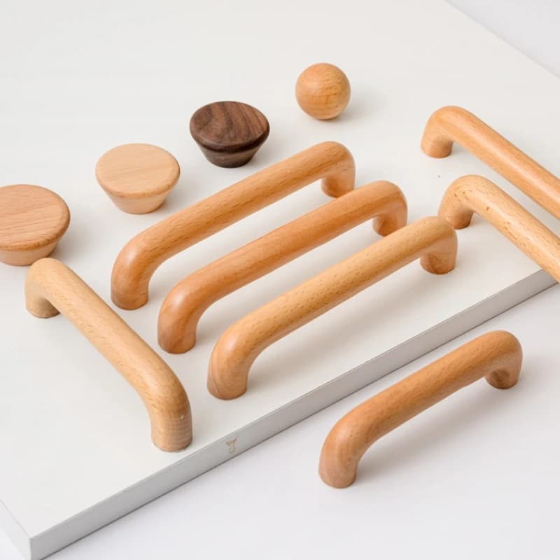 Cassettiera in Ebano con Maniglie in Legno Naturale, Ante Semplici e Maniglie a Tirante in Legno Massello